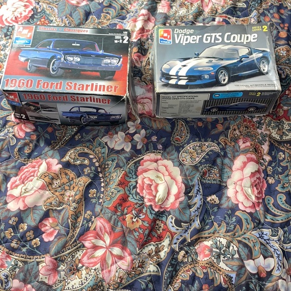 Vintage Classic model car kits - Picture 1 of 4